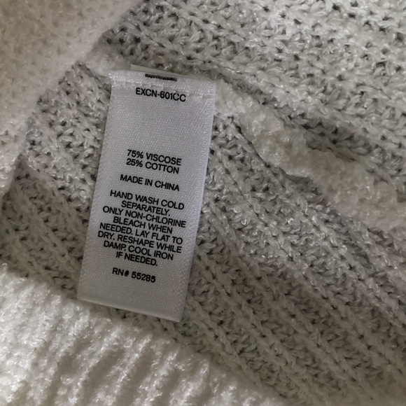 Cropped XS Express White Cut-Out Back Sweater - Picture 5 of 5